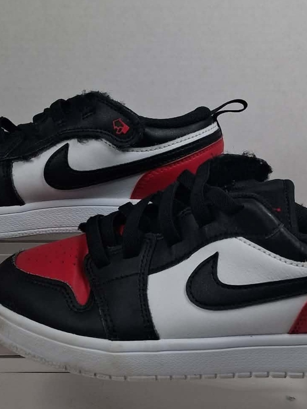 Jordan Air Jordan 1 Low Lace-Up Sneakers Black/Red/White Unisex Kids US 3